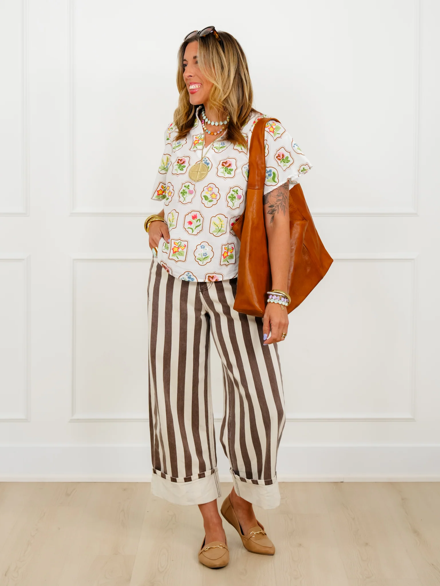 Embroidered Floral Short Sleeve V Neck Top - Image 3