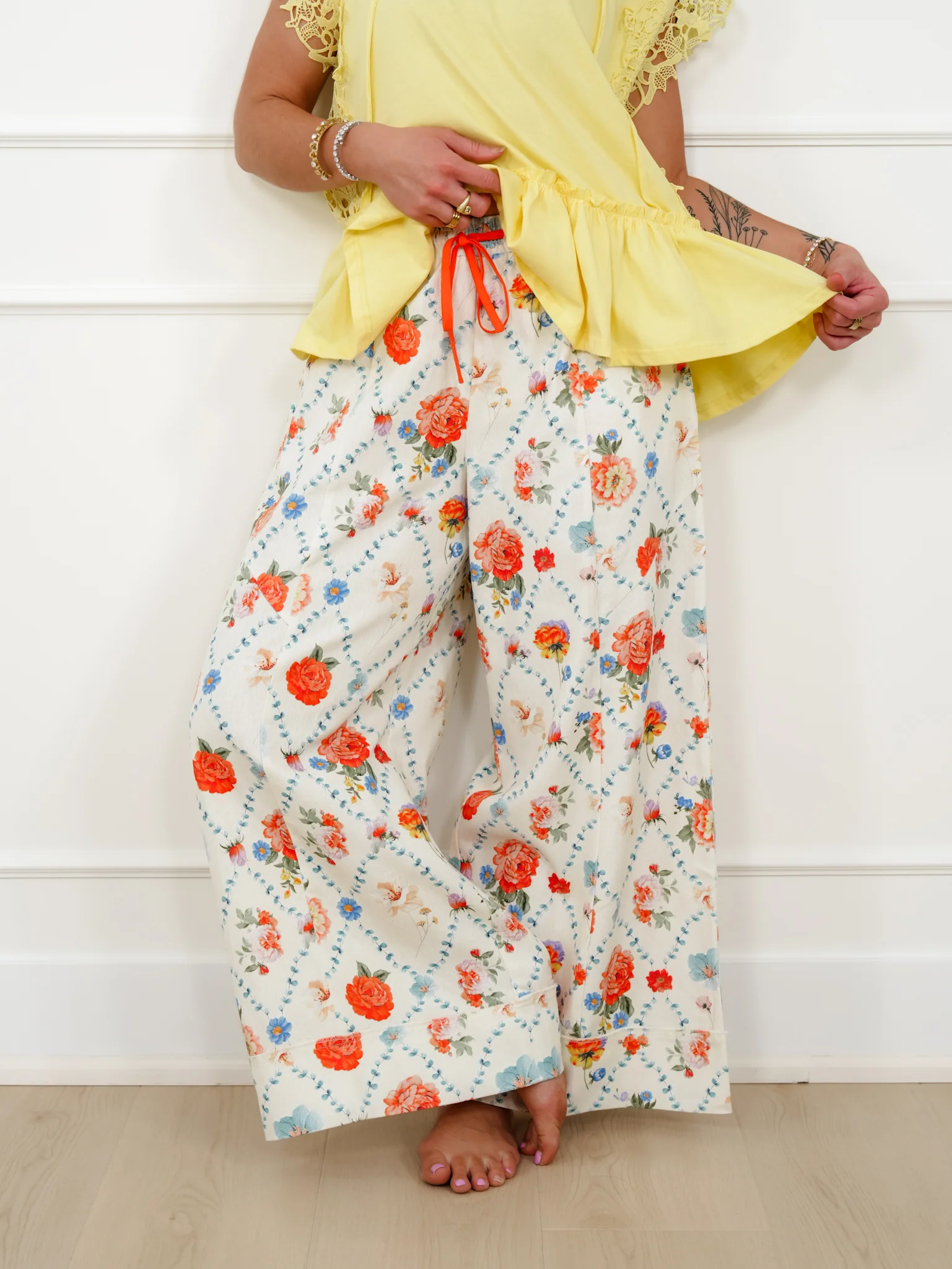 Flower Print Elastic Waist Wide Leg Pants - Image 3