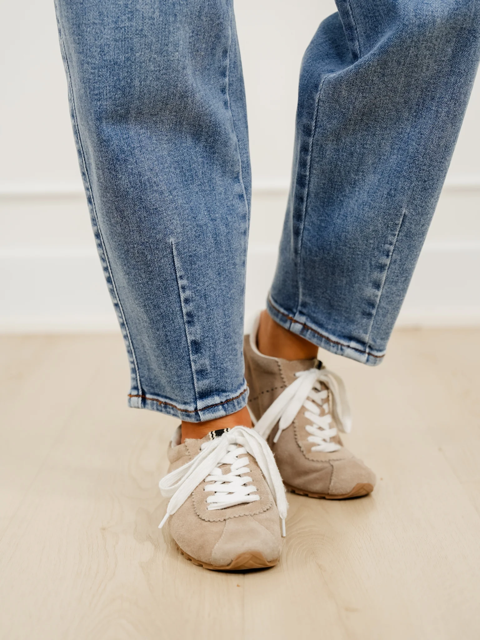 Judy Blue High Rise Medium Wash Barrel Jeans with Front Darts - Image 9