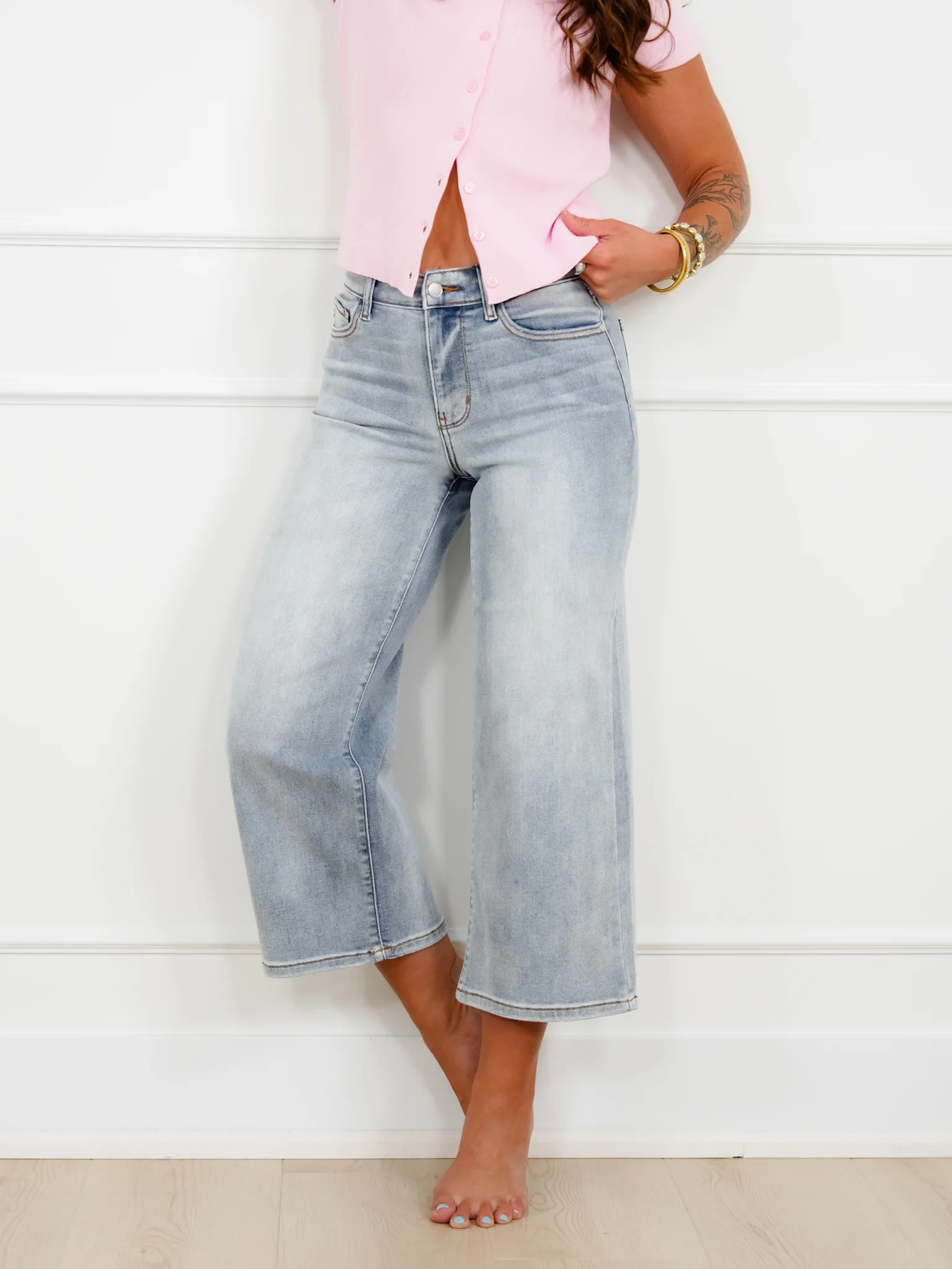 Judy Blue Mid Rise Light Wash Cropped Wide Leg Jeans - Image 3