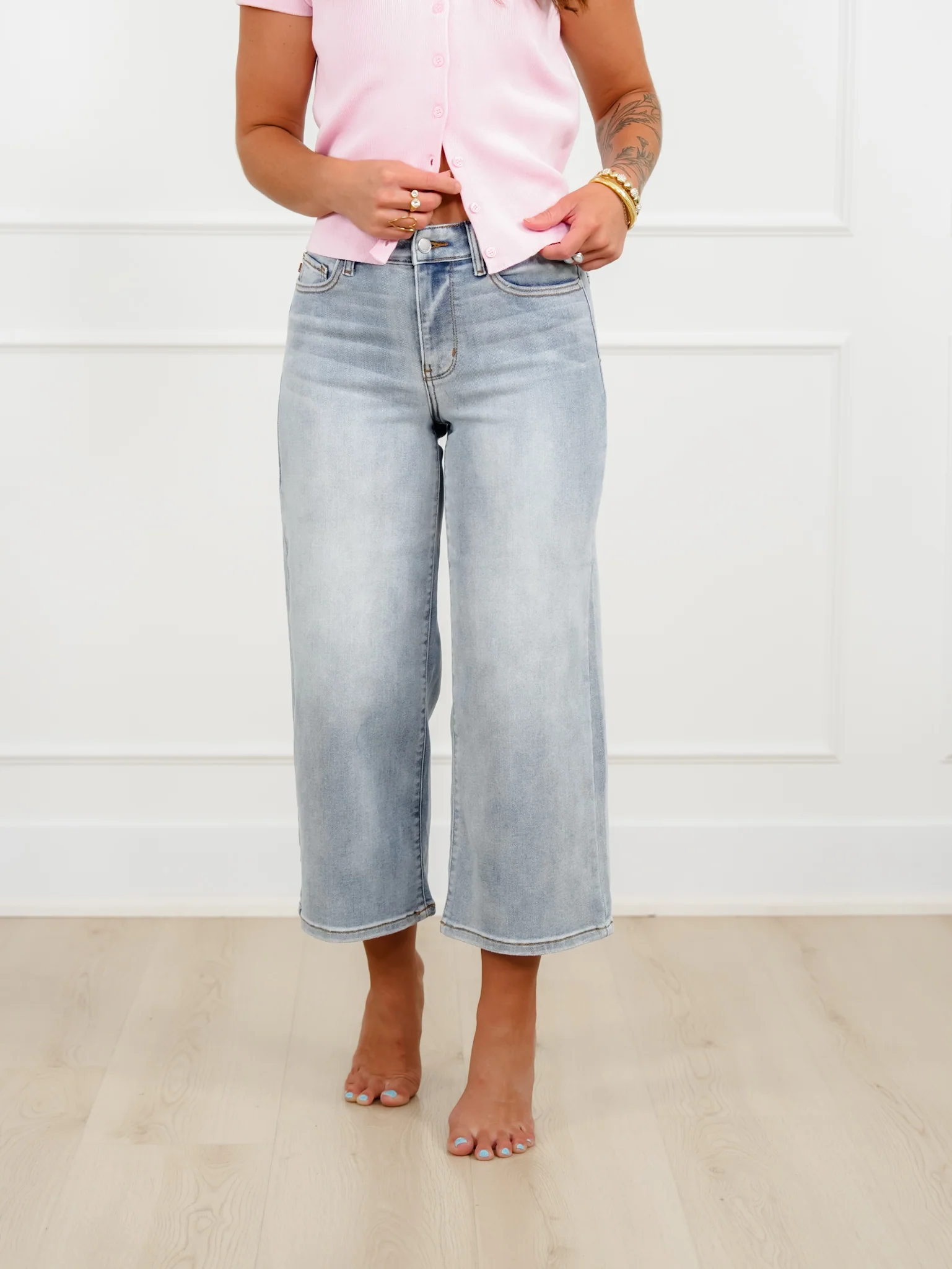 Judy Blue Mid Rise Light Wash Cropped Wide Leg Jeans - Image 5