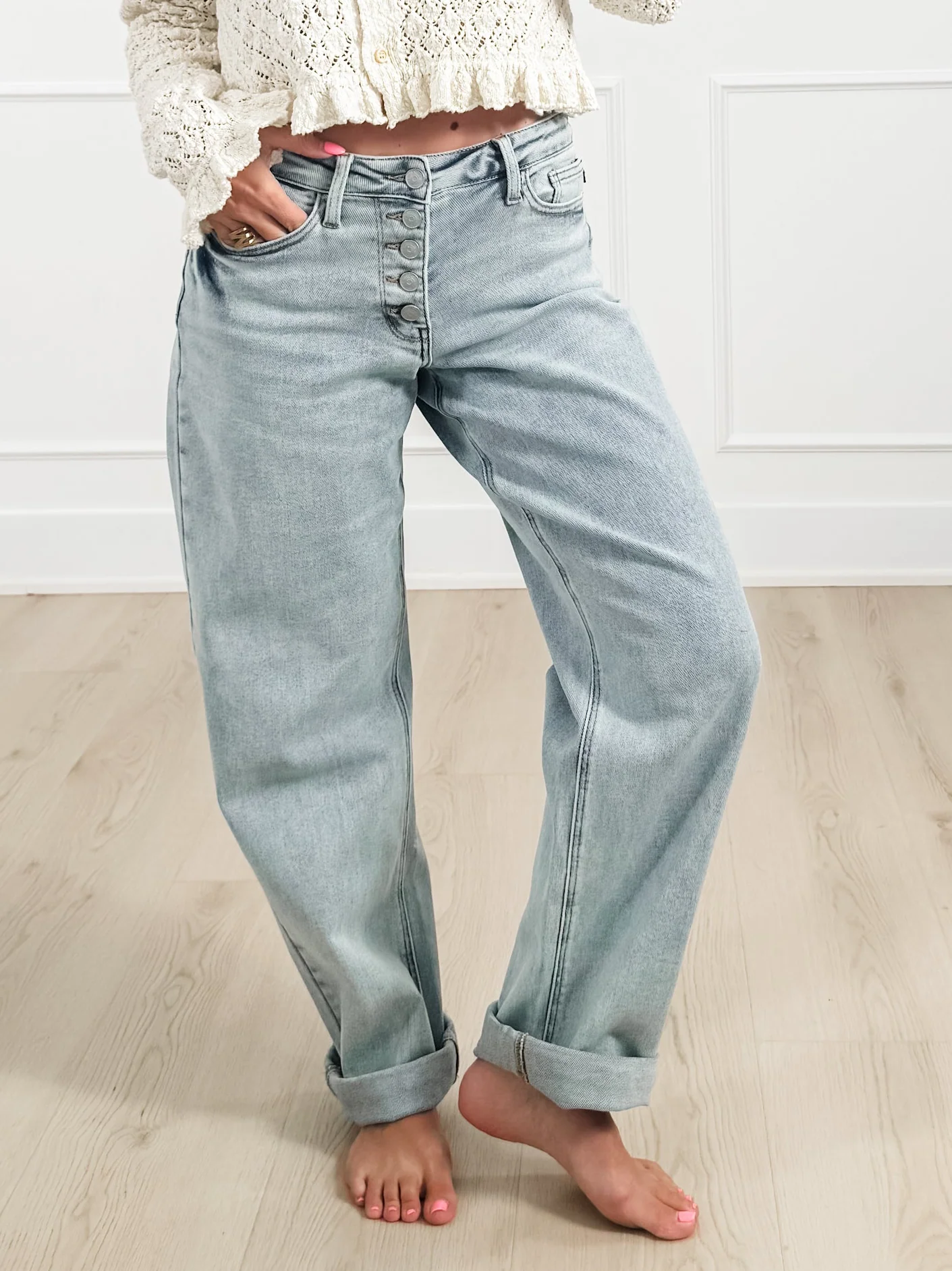 Judy Blue Mid Rise Light Wash Marlow Arc Leg With Bandana Loop