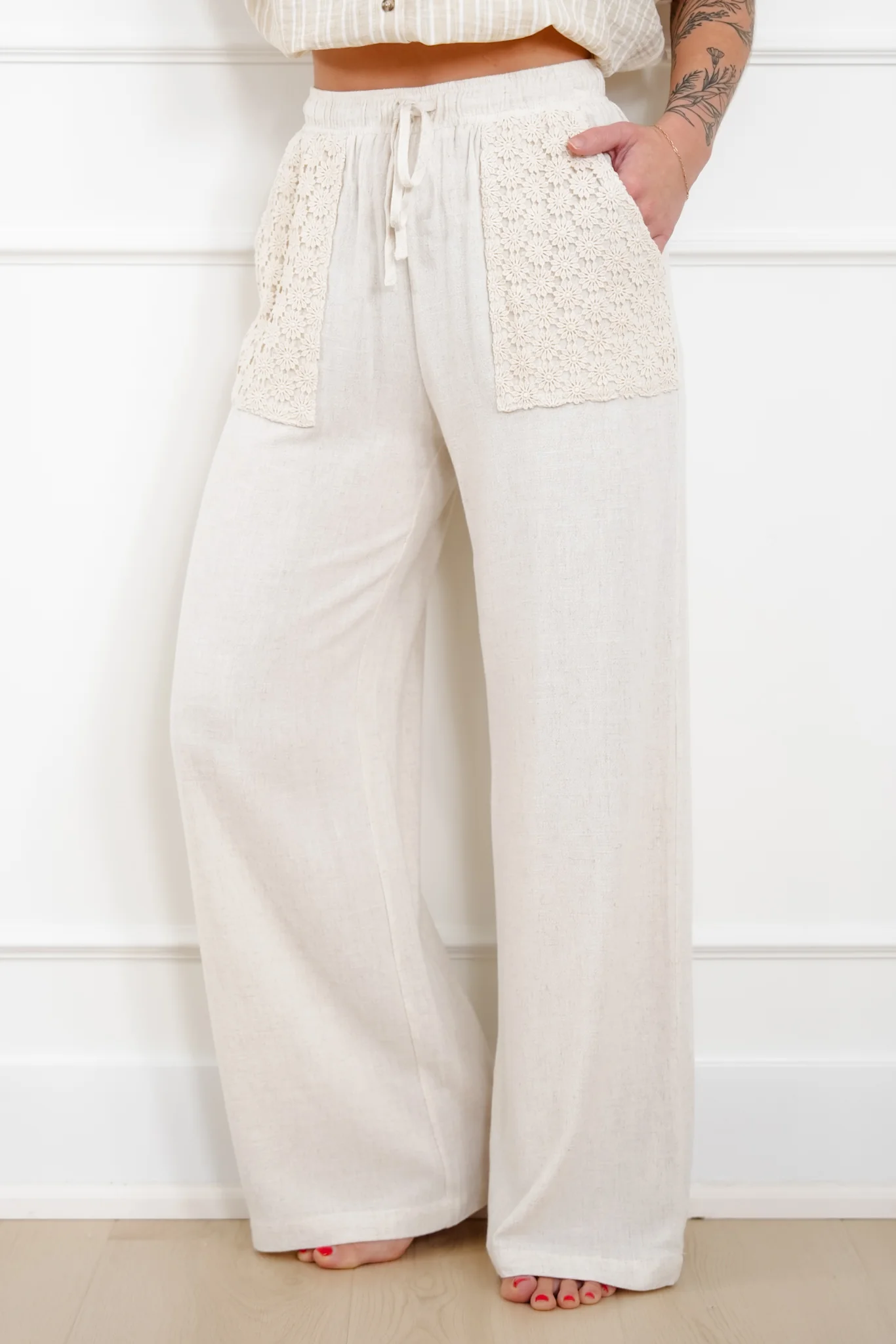 Linen Blend Elastic Waist Wide Leg Pants with Crochet Pockets