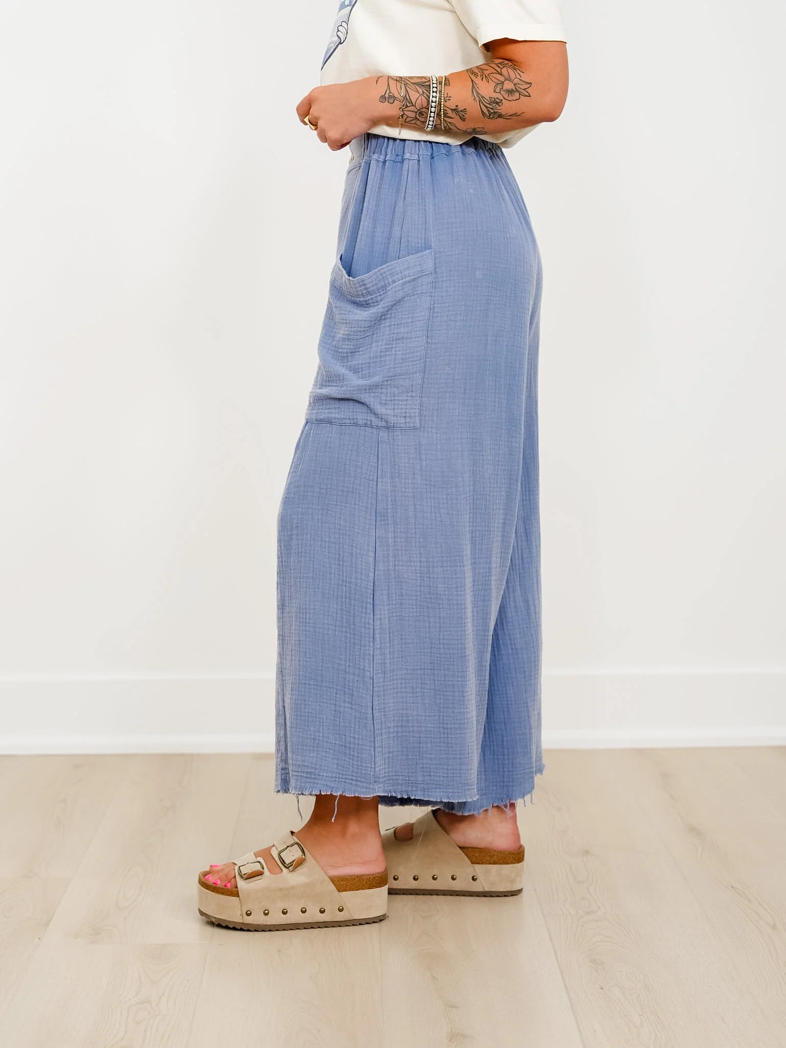 Plus/Reg Blue Gauze Elastic Waist Button Fly Wide Leg Pants - Image 2