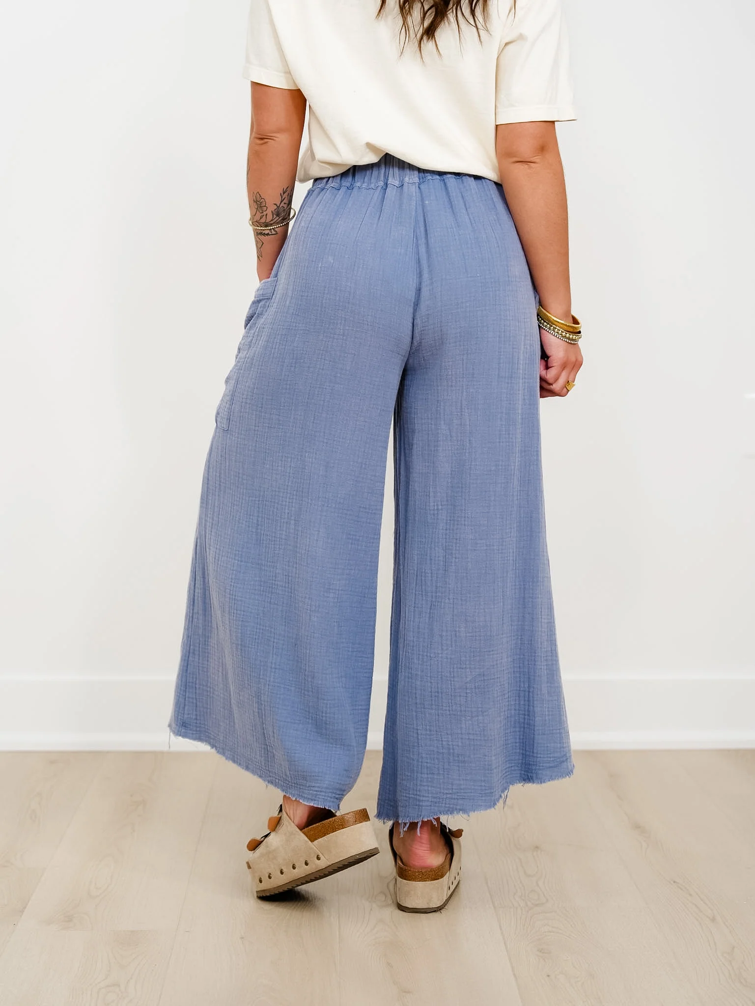 Plus/Reg Blue Gauze Elastic Waist Button Fly Wide Leg Pants - Image 3
