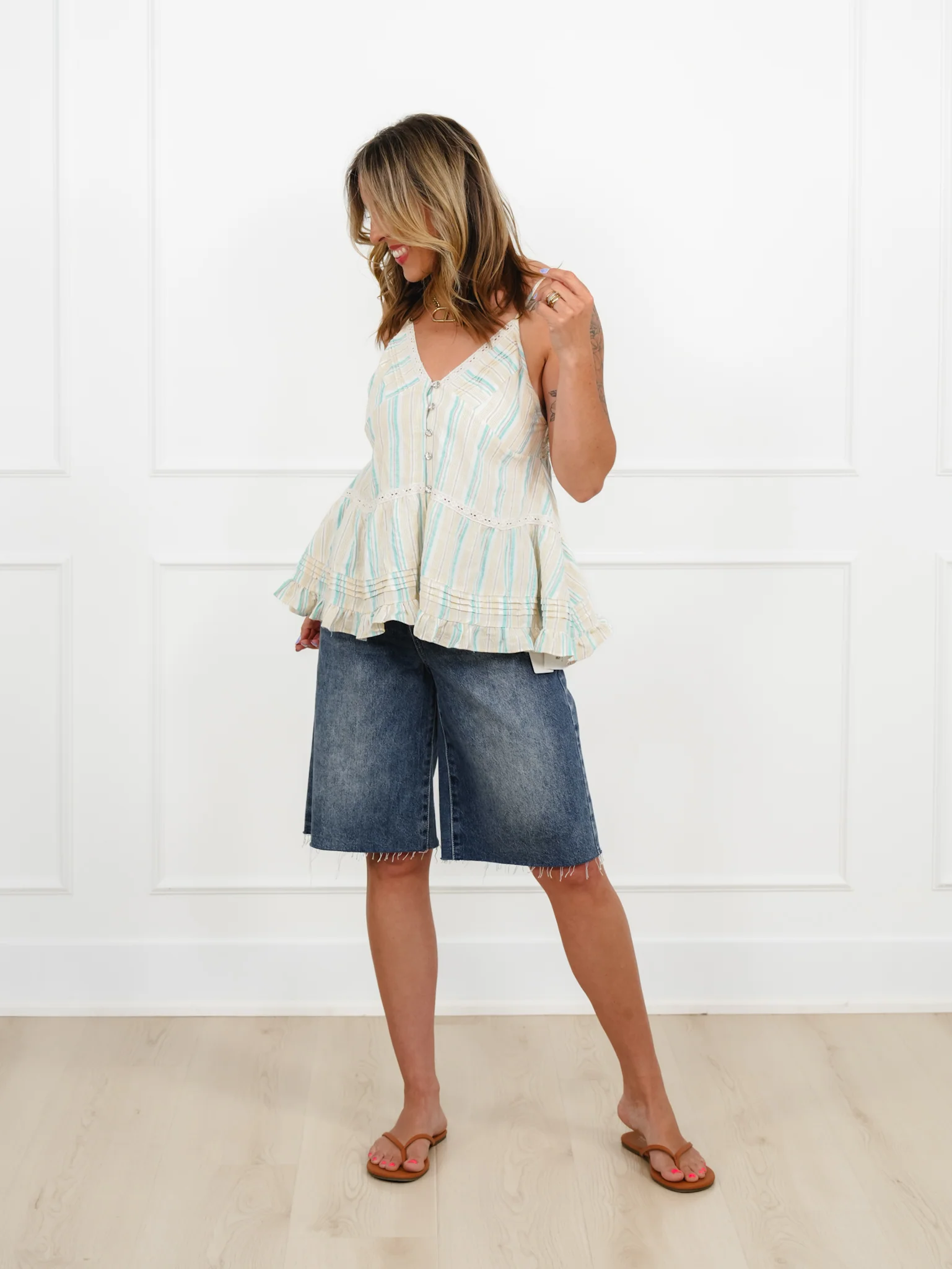 POL Stripe Sleeveless V Neck Button Down Top - Image 4