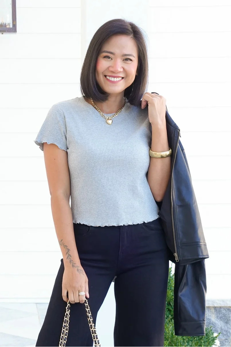 Ribbed Knit Short Sleeve Top