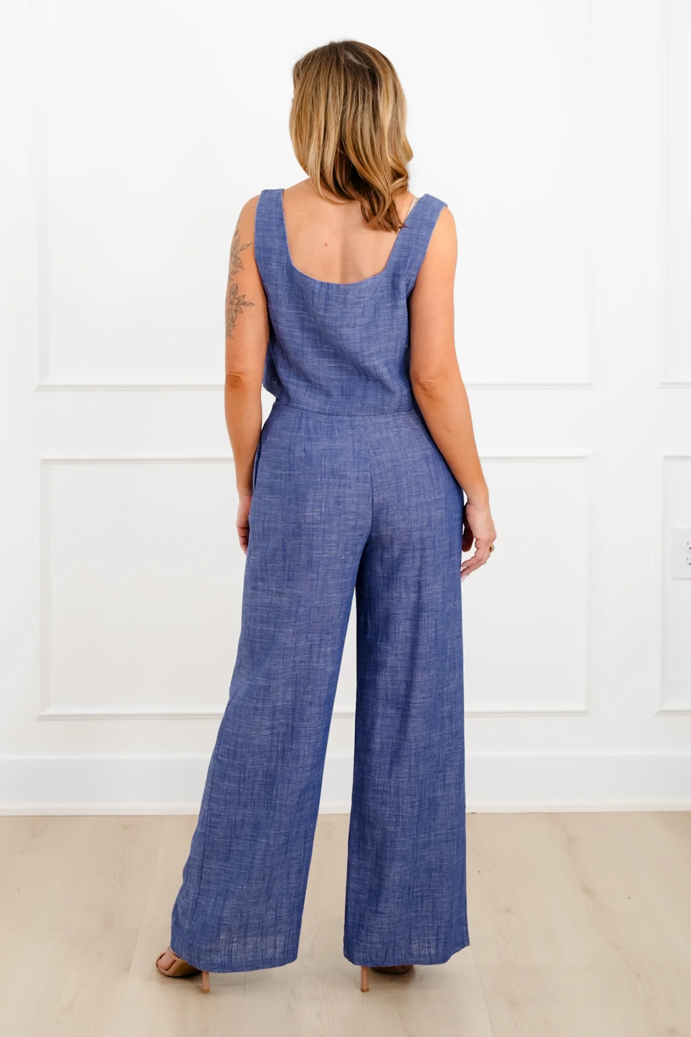 Sleeveless Square Neck Top and Pleated Pants Set - Image 6