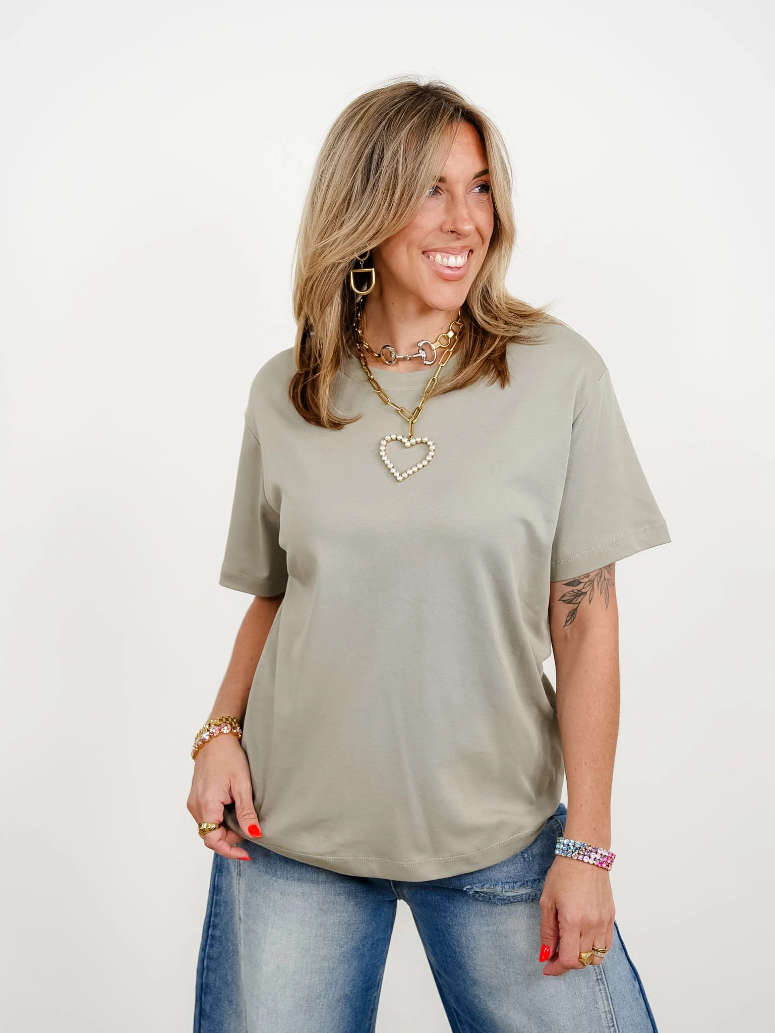 Solid Color Round Neck Short Sleeve Knit Top - Image 5