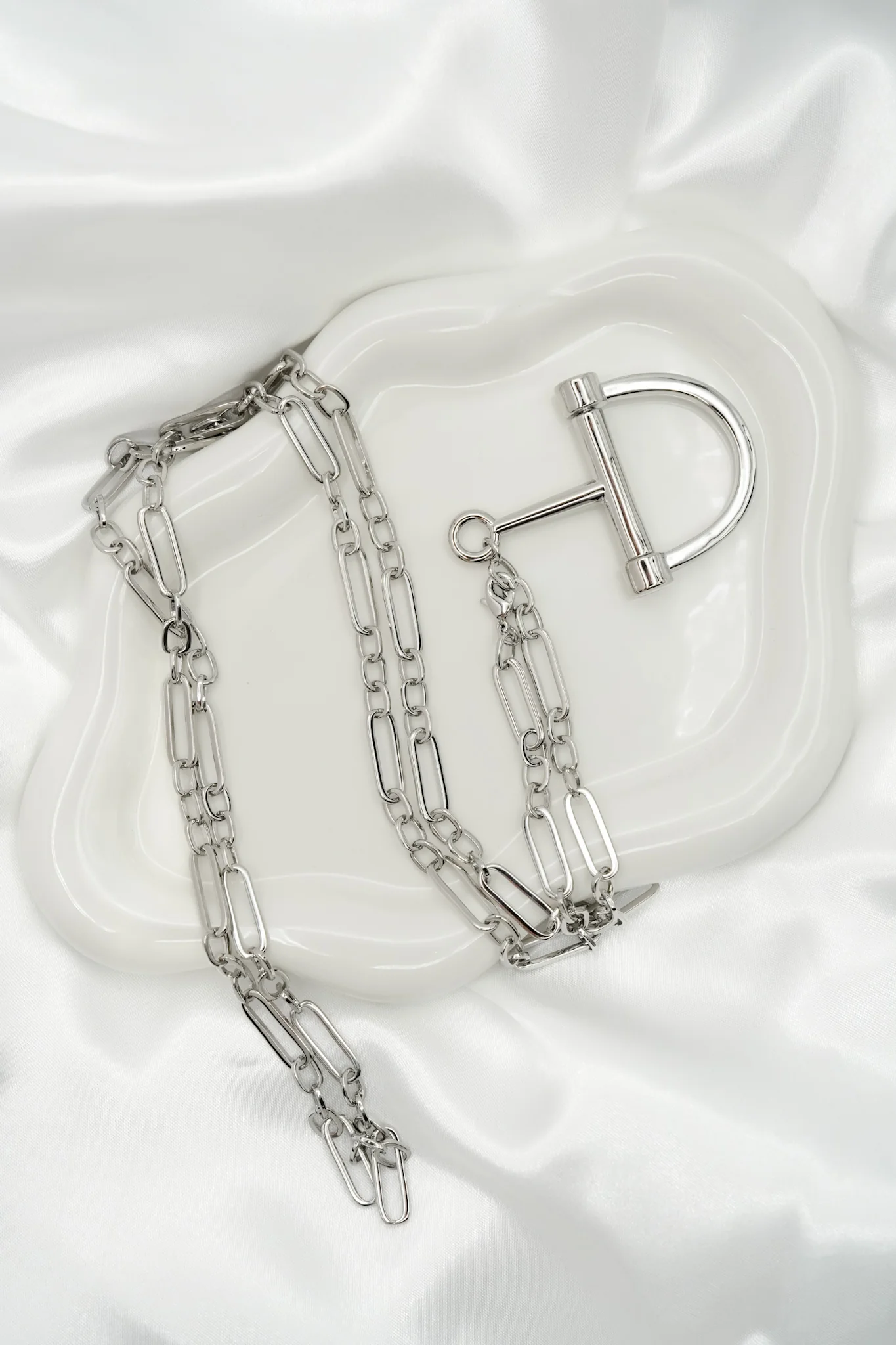 Stirrup Chain Necklace - Image 5