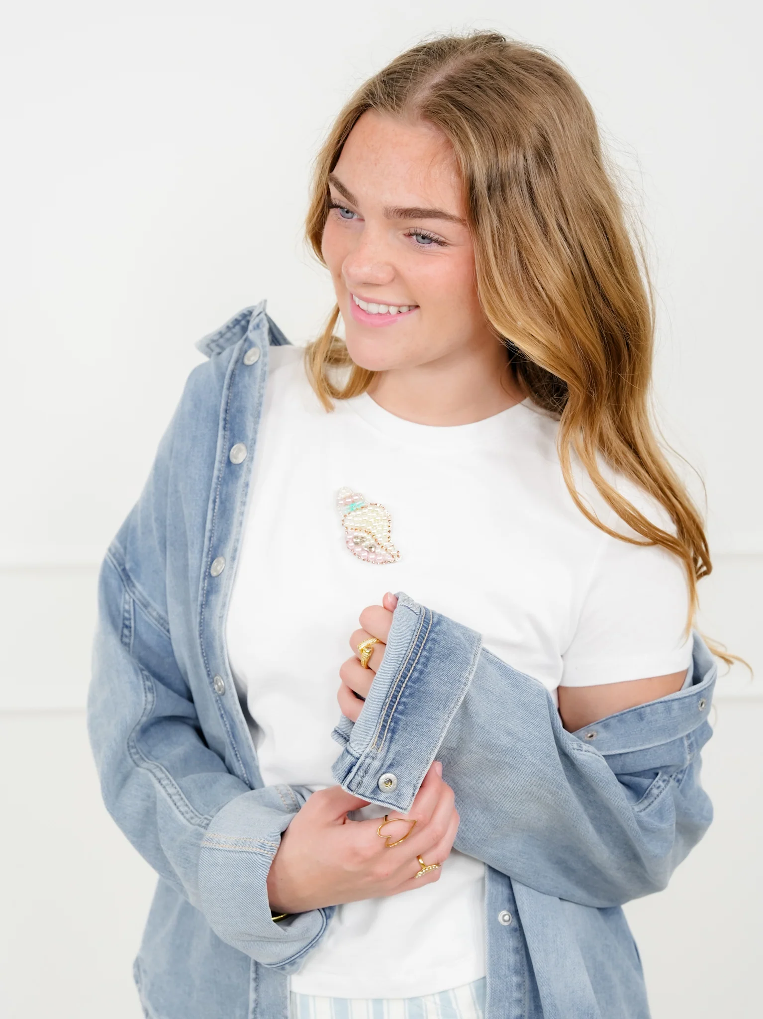 White Short Sleeve Top with Beaded Seashell - Image 2
